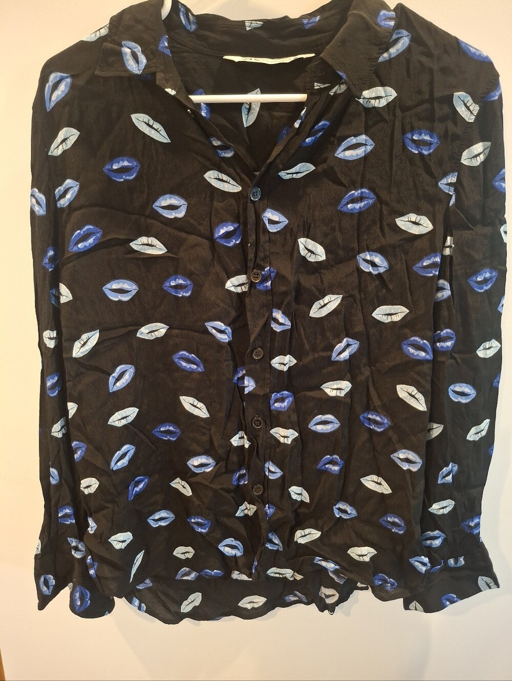 Zara Black Button-Down Shirt with Blue & Light Blue Lip Print